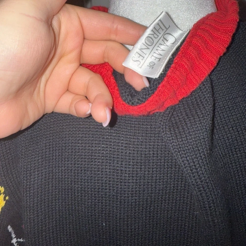Game Of Thrones Joy to the Realm Black Sweater - Picture 5 of 5